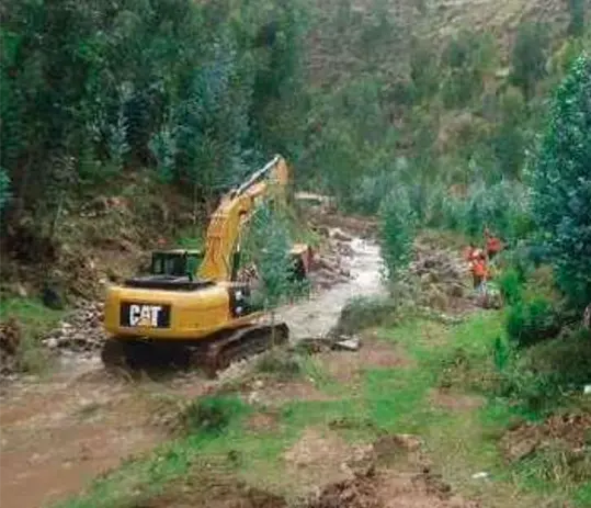 Descolmatacion de quebradas